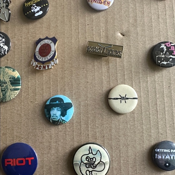 Assorted Graphic bundle  Pins Collection - Picture 5 of 13